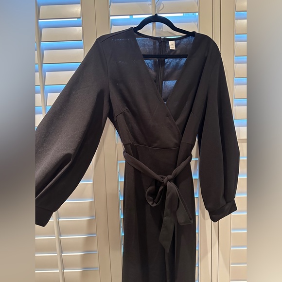 Black Midi Dress with oversized sleeves - Picture 2 of 4